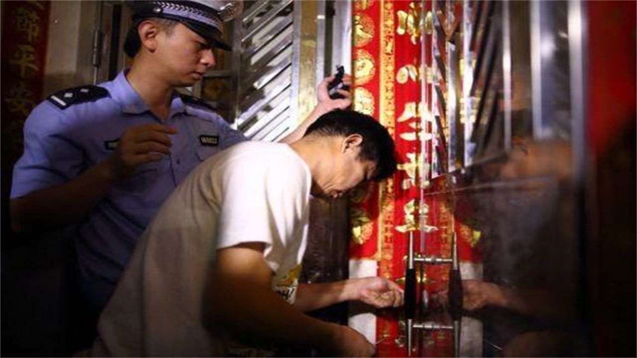 织金县请开锁师傅开了锁后，师傅